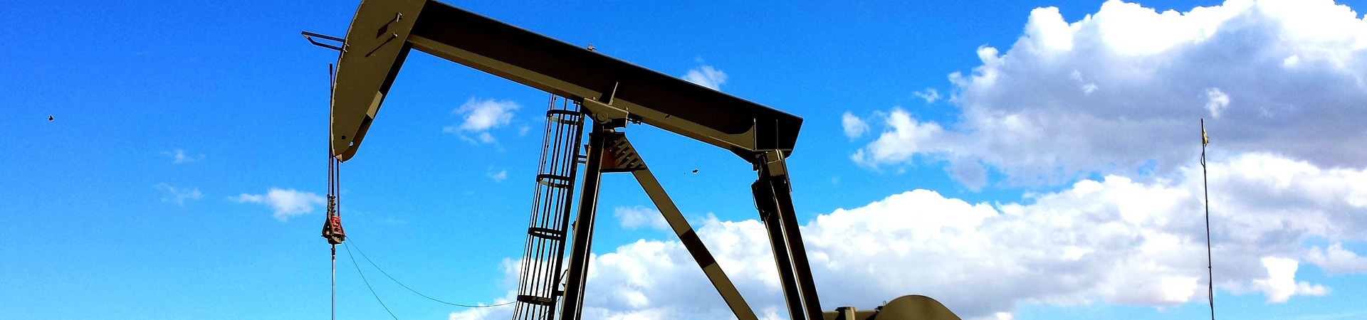 New energy supply solutions for oil drilling, oil production and oil transportation